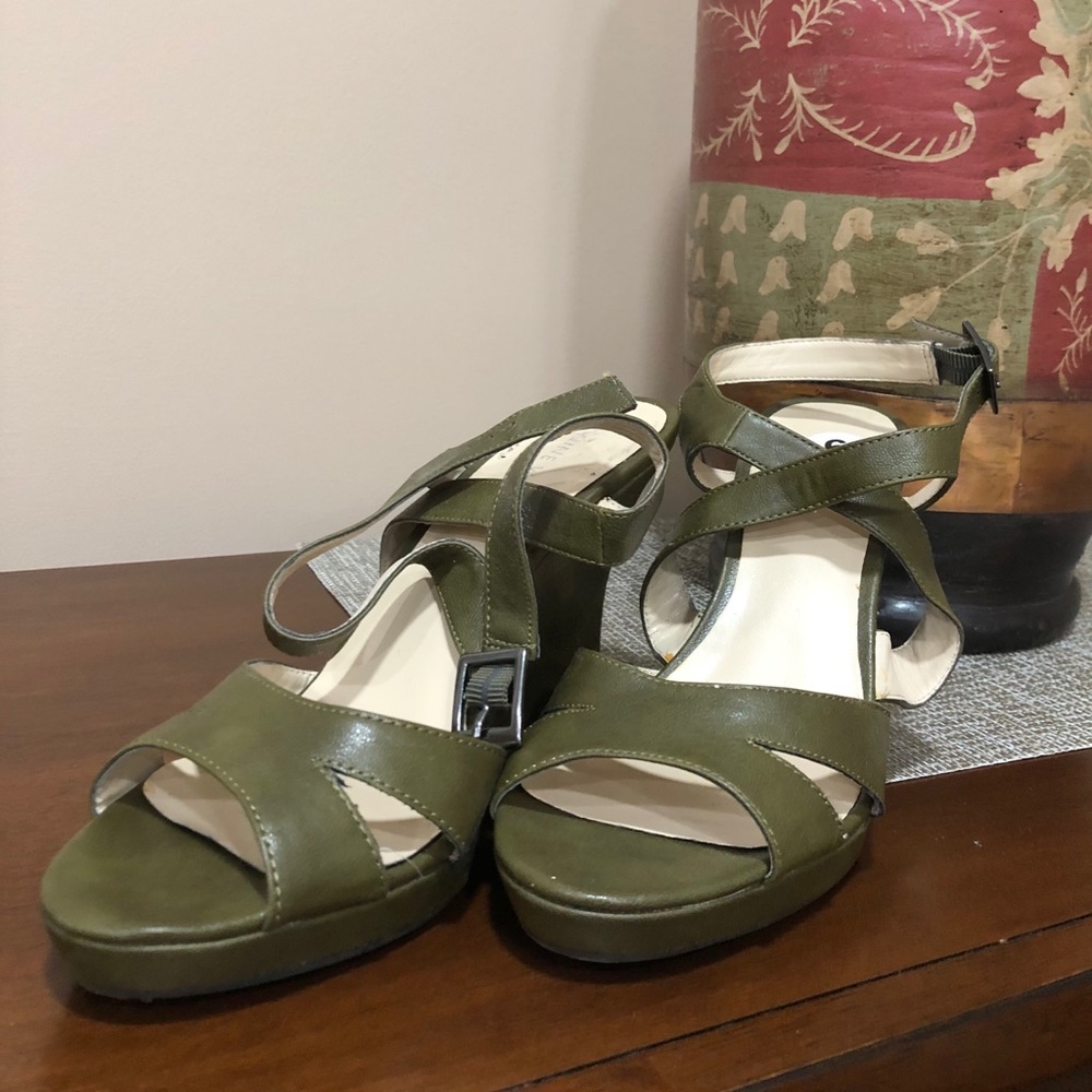 (New) Nine West 6M Green Sandals